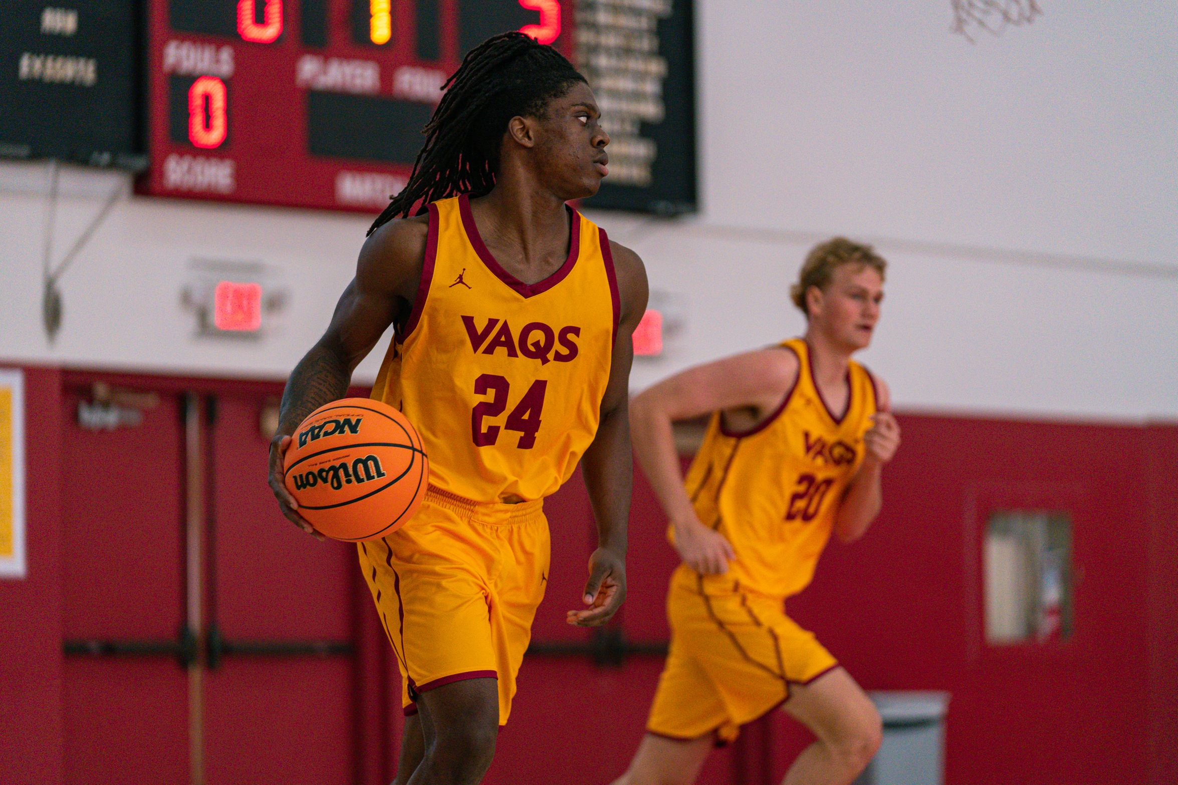 Glendale Pulls Away Late to Defeat Santa Monica, 91&ndash;84